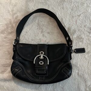 Elegant Black Leather Shoulder Bag COACH